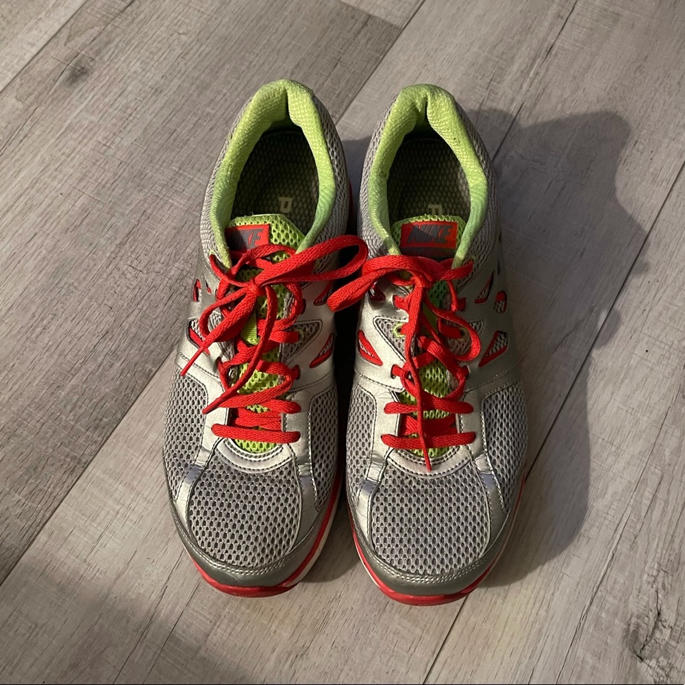 Nike Dual Fusion Lite Sneaker